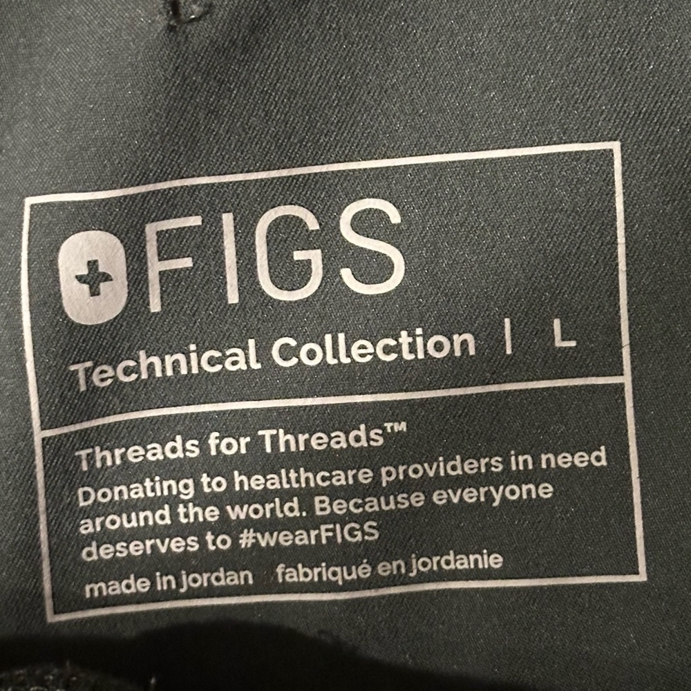 Figs Charcoal Sage technical Scrubs Top and Pant Woman’s Large - Picture 9 of 12